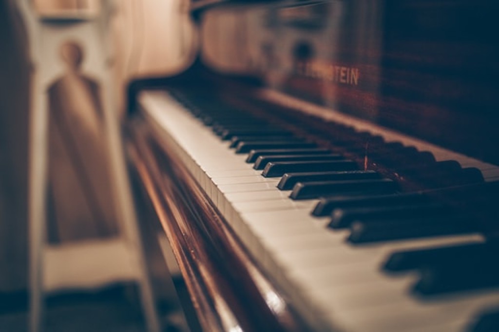 How Can I Get Better at Playing the Piano?